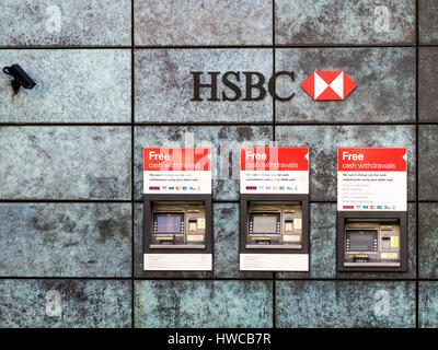 HSBC-Geldautomaten in der Stadt von London Financial District im Zentrum von London Stockfoto