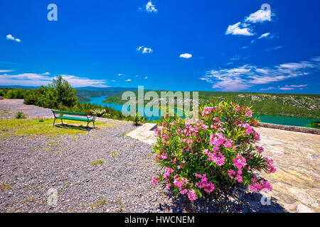 Sicht auf Krka Fluss Nationalpark Klippen, Dalmatien, Kroatien Stockfoto