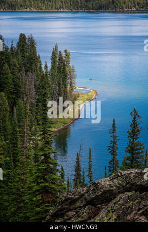 Kajakfahren Jenny Lake im Grand Teton National Park. Wyoming. Stockfoto