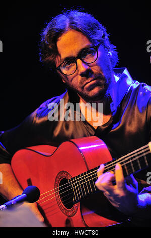 Al Di Meola, berühmtheit, Porträt, Jazz, Fusion, Gitarrist, al, al di meola, Konzert, di meola, Unterhaltung, berühmt, Gitarre, Foto Kazimierz Jurewicz Stockfoto