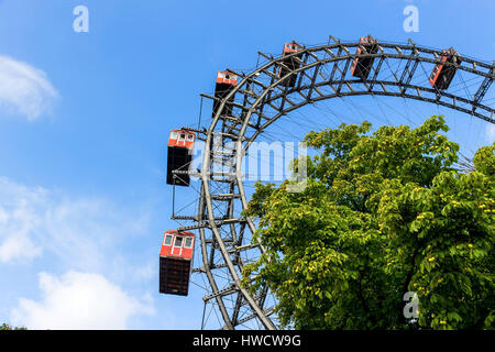 Eines der Wahrzeichen von Wien in Österreich ist der große Wagen im Prater, Eines der Wahrzeichen von Wien in Österreich ist Das Riesenrad Im Prater Stockfoto