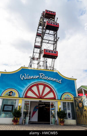 Eines der Wahrzeichen von Wien in Österreich ist der große Wagen im Prater, Eines der Wahrzeichen von Wien in Österreich ist Das Riesenrad Im Prater Stockfoto