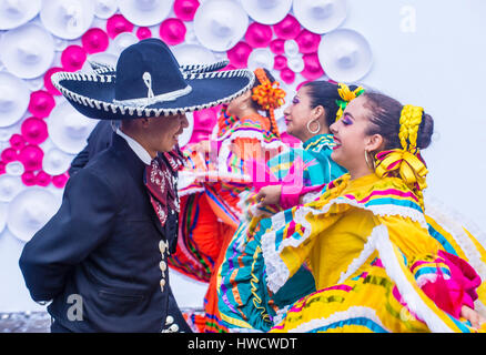 GUADALAJARA, Mexiko - AUG 28: Tänzer Teilnahme am 23. internationalen Mariachi & Charros Festival in Guadalajara Mexiko am 28. August 2016. Stockfoto