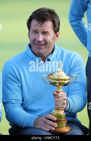 NICK FALDO mit dem RYDER CUP 37TH RYDER CUP VALHALLA LOUISVILLE KENTUCKY USA 16. September 2008 Stockfoto