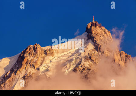 Alpen Gipfel im Gebiet Chamonix - Aiguille du Midi. Chamonix, Auvergne-Rhone-Alpes, Frankreich. Stockfoto