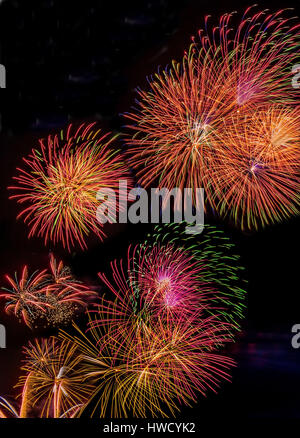 Feuerwerk in Linz, Österreich. Symbolische Foto für umwandeln des