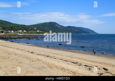 Ufer des Saint Lawrence River in Saint-Siméon, Quebec, Kanada Stockfoto