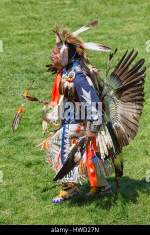 Kanada, Québec, Québec, Wendake Naturschutzgebiet Huron First Nation, die jährlichen Powwow im Juni, traditionelle Tänze in traditionellen Kostümen Stockfoto