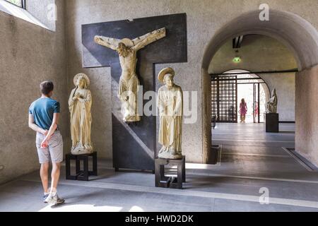 Italien, Veneto, Verona, als Weltkulturerbe von der UNESCO, das Museum von Castelvecchio (Castel Vecchio, das alte Schloss), den gekreuzigten Christus, die Madonna und Saint John Stockfoto