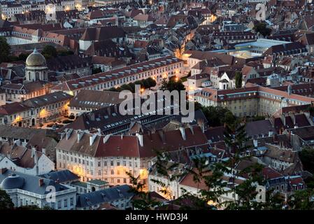 Frankreich, Doubs, Besancon, Altstadt, Saint Jacques Spital und Kapelle Notre Dame du Zuflucht, von Fort de Chaudanne Stockfoto