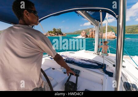 Seychellen, Kabotage auf einem Katamaran nach St. Pierre Island in der Nähe von Praslin und seine bemerkenswerte Lagune Stockfoto