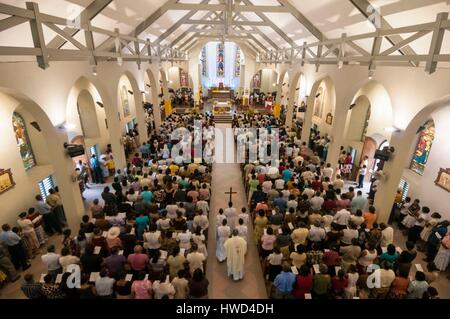 Seychellen, Mahe Island, Victoria, der Kathedrale von der Unbefleckten Empfängnis Messe um 7 Uhr am 11. Juni, dem Tag des Corpus Christi, Gnaden auf den Leib und das Blut Gottes zurück, zu seinem Opfer am Kreuz Stockfoto