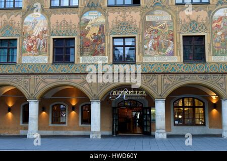 Deutschland, Baden-Württemberg, Ulm, Albert Einstein' s Geburtsort, Rathaus (Town Hall) mit gotischen Stil, erbaut im Jahre 1370 Stockfoto