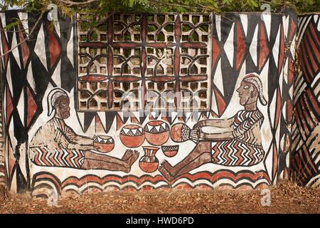 Ghana, Nordregion, Gemälde von Frauen Gurunsi Swopa (Sirigu Frauenorganisation für Keramik und Kunst) Stockfoto