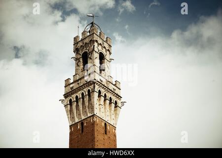 Rathaus Glockenturm Closeup in Siena Italien. Stockfoto