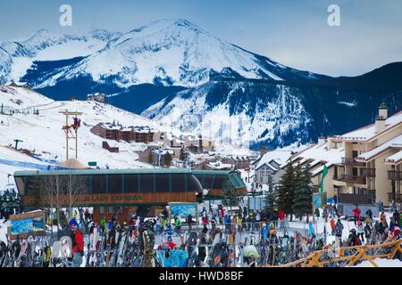 USA, Colorado, Crested Butte, Mount Haubenmeise Butte Ski Village, erhöht, Ansicht Stockfoto