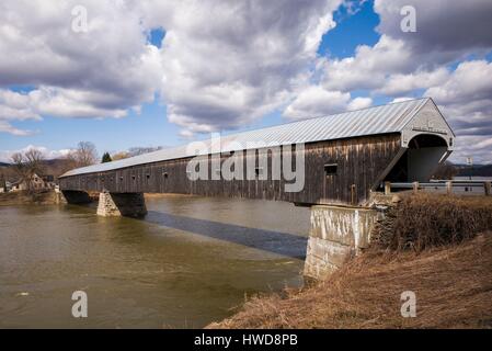 Vereinigte Staaten, New Hampshire, Cornish, Corinish NH-Windsor VT gedeckte Holzbrücke über den Connecticut River Stockfoto