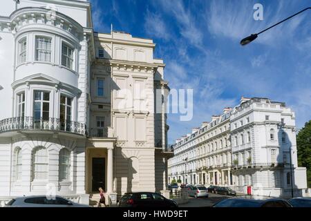 Vereinigtes Königreich, London, Notting Hill, Kensington Park Road Kreuzung mit Stanley Gärten, schönen weißen viktorianischen Häusern Stockfoto