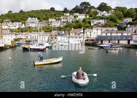 Großbritannien, Cornwall, Polperro, Angelboote/Fischerboote im Hafen von Polperro Stockfoto