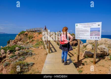 Portugal, Algarve, Alentejo und Costa Vicentina, die Küste in der Umgebung von Carrapateira, Ponta do Castelo archäologische Stätte, dem ehemaligen muslimischen Fischerdorf Stockfoto