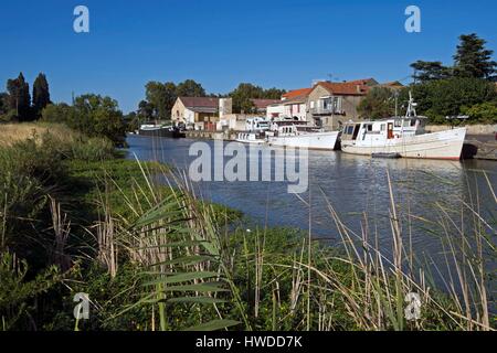 Frankreich, Gard, Saint Gilles du Gard, dem Hafen am Kanal Stockfoto