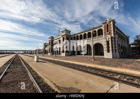 Barstow, Kalifornien, USA - 11. März 2017: Historische Barstow Bahnhof in Southern California-Mojave-Wüste. Stockfoto