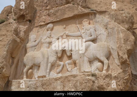 Jousting Szene auf Bas-Relief am Grab von Darius der Große, Iran Stockfoto