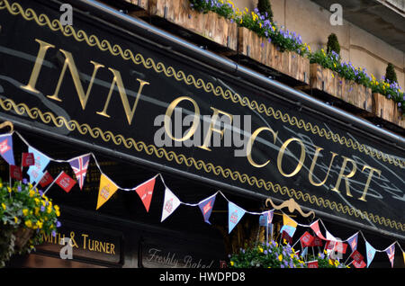 Das Gasthaus des Gerichtes Pub in High Holborn, London, UK. Stockfoto