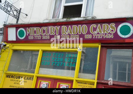 Mercury Radio Autos in alle Heiligen Road, Notting Hill, London, UK. Stockfoto