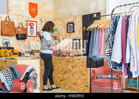 Frankreich, Gironde, Bordeaux, Chartrons Bezirk, Rue Notre-Dame, Concept-Store sprechen Sie Französisch, Shop verkauften Produkte 100 % in France made Stockfoto