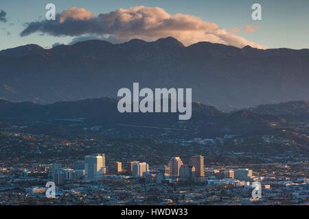 Erhöhten Blick auf Pasadena aus den Hollywood Hills, Los Angeles, California, USA am Morgen Stockfoto