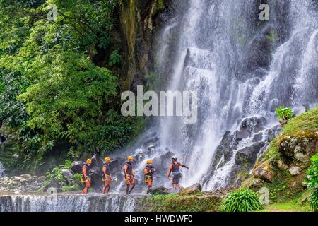 Portugal, Azoren, Insel Sao Miguel, Nordküste, Achada, Ribeira Dos Caldeiroes Naturpark, Canyoning Stockfoto