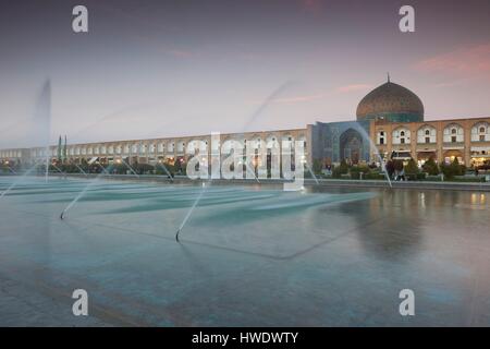 Zentralen Iran, Esfahan, Iran, Naqsh-e Jahan Imam-Platz, Dämmerung Stockfoto