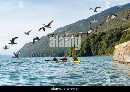 Frankreich, Savoyen, Le Bourget du Lac, Wild Coast, Kajakfahrer entlang der Wild Coast Stockfoto