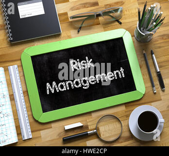 Kleine Tafel mit Risk-Management-Konzept. 3D. Stockfoto
