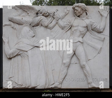 Relief der Heiligen Katharina von Siena in der Nähe von Sant Angelo Castle in Rom am 5. September 2016. Stockfoto