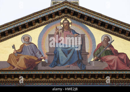 Mosaik von Jesus Christus der Lehrer, Heiligen Peter und Paul, Basilika Sankt Paul vor den Mauern, Rom, Italien Stockfoto