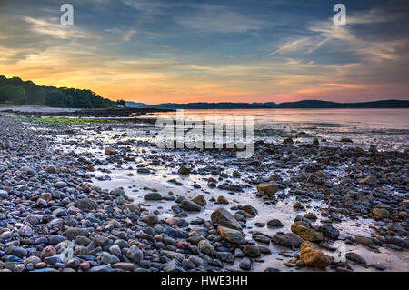 Sonnenuntergang auf Balcary Bay, in der Nähe von Auchencairn, Dumfries and Galloway, Schottland, UK genommen. Stockfoto