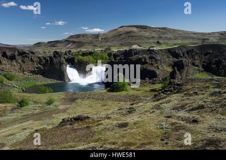 Vaterfall Hjalparfoss, doppelte, Lagune Stockfoto
