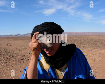 marokkanischen Mann nimmt Bild Stockfoto