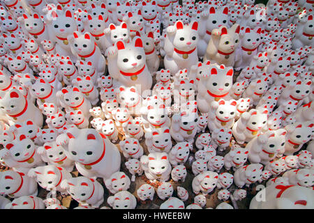 Maneki Neko am Gotokuji Tempel Tokyo Japan Stockfoto