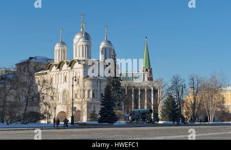 Blick auf den Patriarchen-Palast mit der Kirche der zwölf Apostel im Moskauer Kreml, gebaut für Patriarch Ni Stockfoto