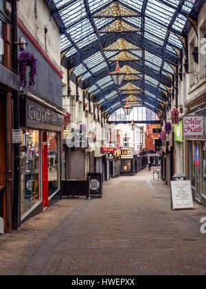 Die viktorianischen Arcade Einkaufsstraße in Barnsley South Yorkshire England Stockfoto