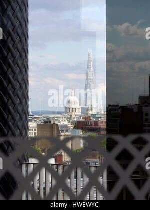 Blick auf die Stadt. Rost-Büroeinrichtung, London, Vereinigtes Königreich. Architekt: März und weiße, 2014. Stockfoto