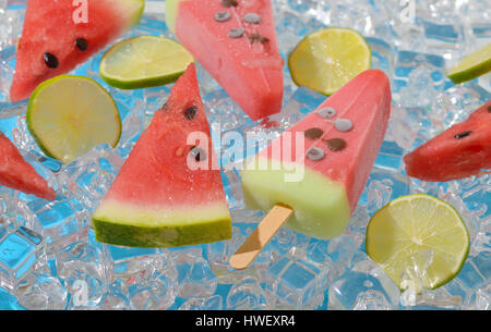 Eis mit Wassermelone und Zitrone Stockfoto