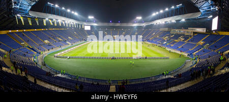 Charkiw, Ukraine - 15. November 2016: Panoramablick über Metalist Stadion vor dem Freundschaftsspiel zwischen der Ukraine und Serbien, Charkiw, Ukraine Stockfoto