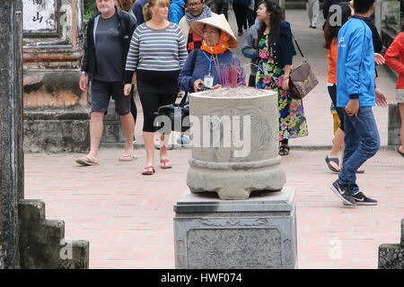 Tempel der Đinh Tiên Hoàng in Hoa Lư, wurde in der Nähe von Zentrum der antiken Hauptstadt gebaut, um Dinh Bo Linh, der erste Kaiser von Vietnam zu Ehren Stockfoto