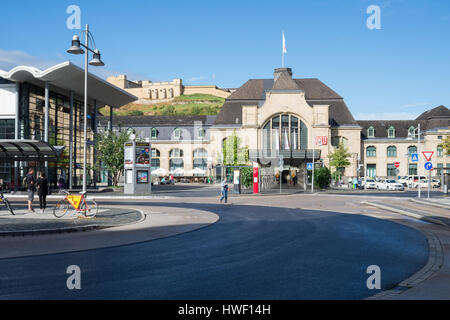 Gebäude und Vorplatz der Koblenz Hauptbahnhof (Hauptbahnhof) Stockfoto