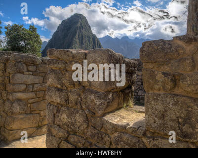 Machu Picchu, Peru - 22. Mai 2016: Walking in Machu Picchu Ruinen. Stockfoto