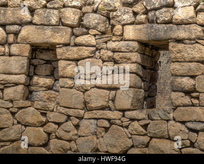 Machu Picchu, Peru - 22. Mai 2016: Wand der alten Inka-Stadt. Stockfoto